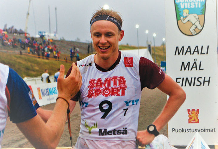 FORNØYD: Jon Aukrust Osmoen var fornøyd etter å ha løpt Nydalens SK inn til 6. plass i Jukola. FOTO: IVAR HAUGEN, NOF